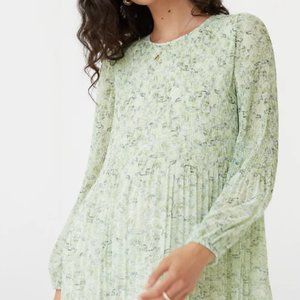 Aritzia Mini Daydreamer dress in White/Grass Green